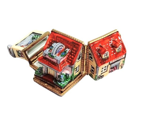Triple Hinged Motel Red w Garage on Sale - Image 3